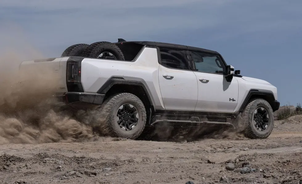 Features of the 2024 GMC Hummer EV Pickup