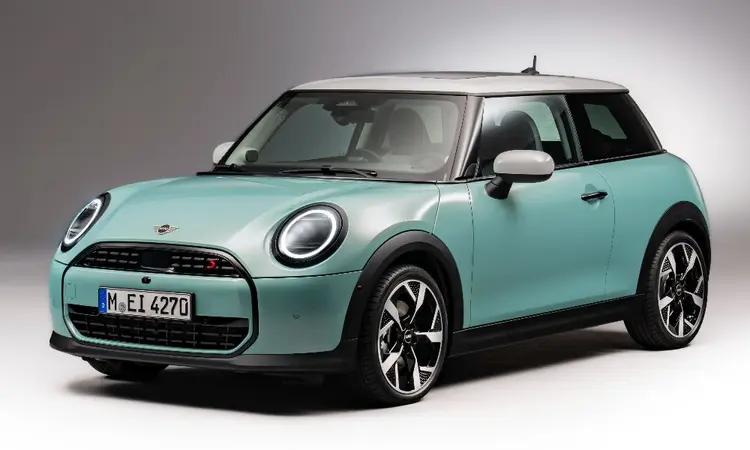  2025 Mini Cooper S Remains True to Its Roots